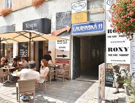 A Charismatic In The Very Center Of Διαμέρισμα *