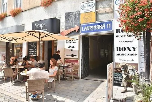 A Charismatic In The Very Center Of Διαμέρισμα *